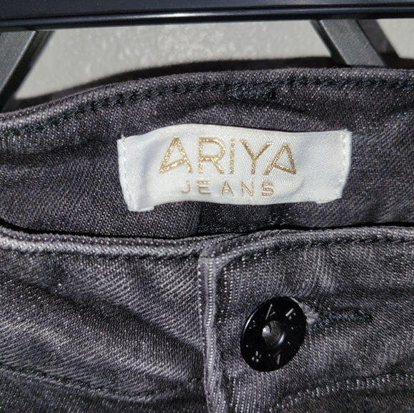 ARIYA jeans - Picture 3 of 4